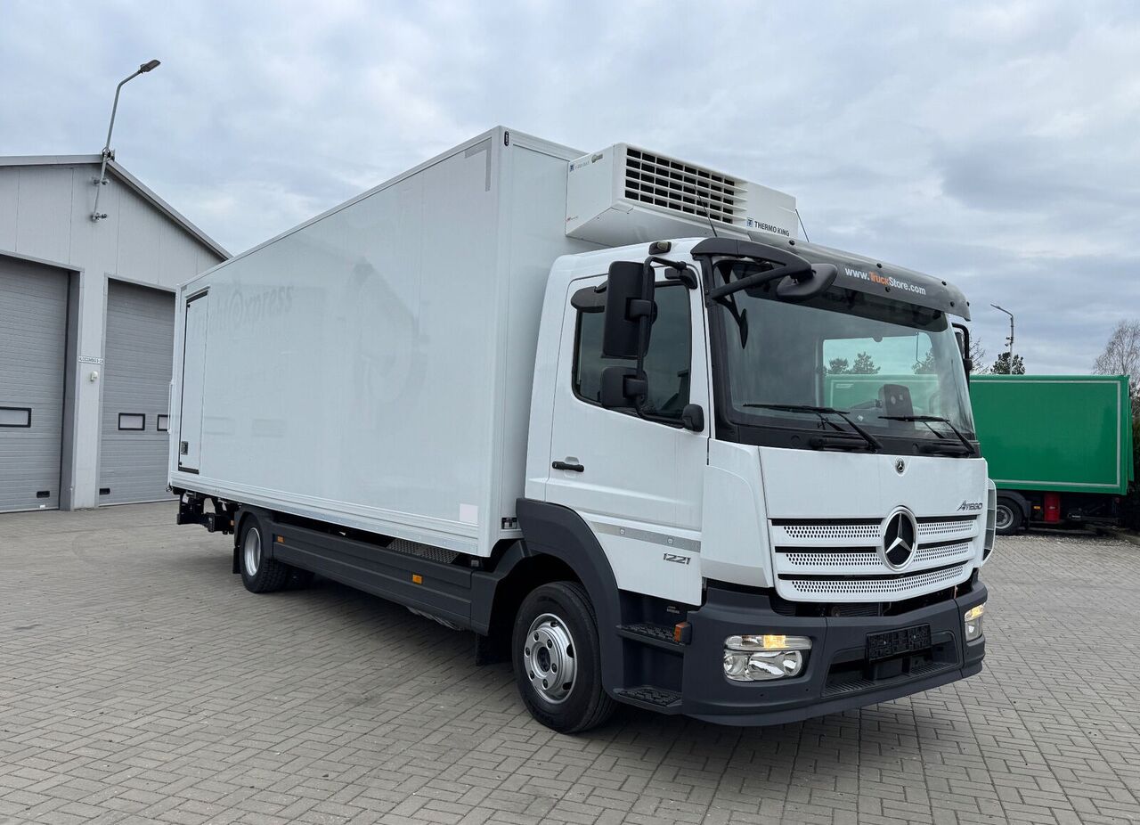 Mercedes-Benz ATEGO 1221 refrigerated truck + Tail lift - Frigorífico camión: foto 5 Mercedes-Benz ATEGO 1221 refrigerated truck + Tail lift - Frigorífico camión: foto 5