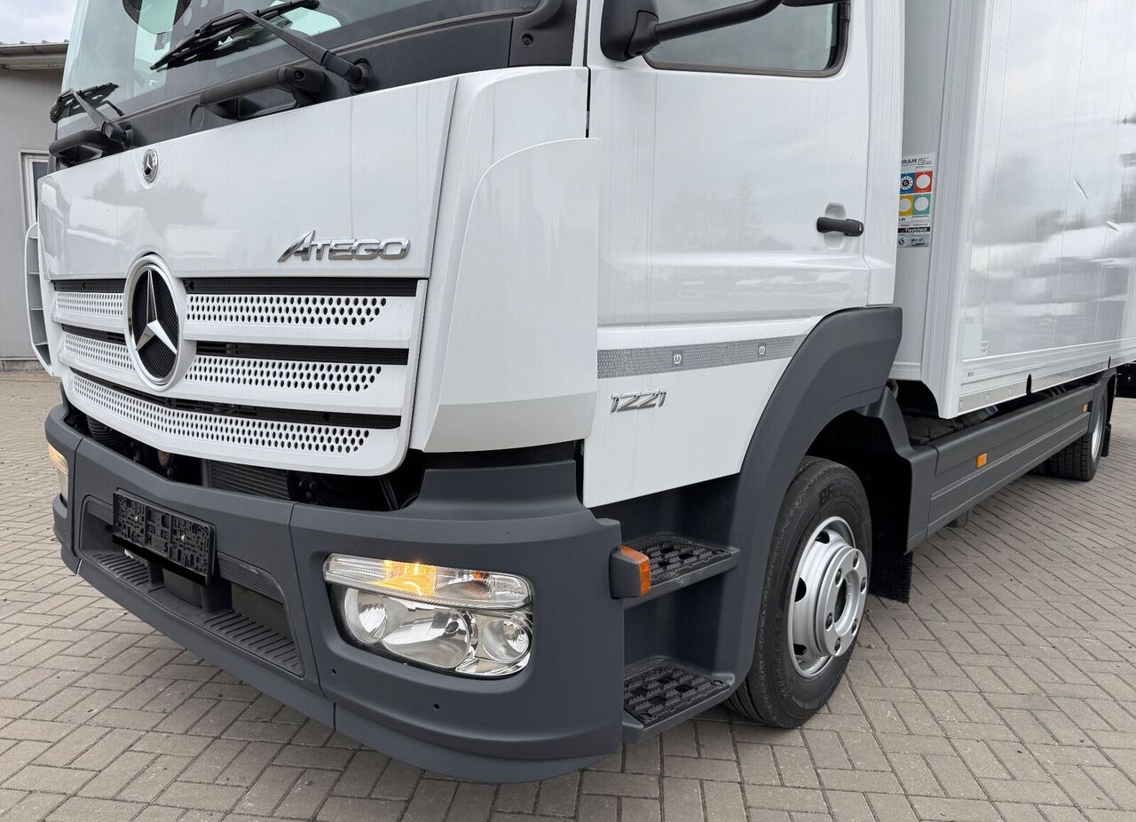 Mercedes-Benz ATEGO 1221 refrigerated truck + Tail lift - Frigorífico camión: foto 4 Mercedes-Benz ATEGO 1221 refrigerated truck + Tail lift - Frigorífico camión: foto 4