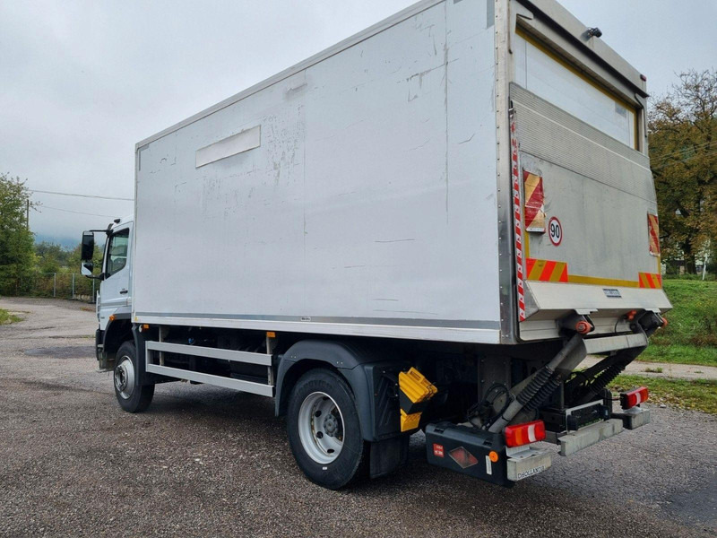 Mercedes-Benz ATEGO 1323 4x4 Refrigerated CARRIER XARIOS 600MT + Tail Lift - Frigorífico camión: foto 3 Mercedes-Benz ATEGO 1323 4x4 Refrigerated CARRIER XARIOS 600MT + Tail Lift - Frigorífico camión: foto 3