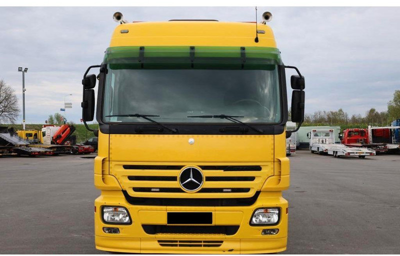 Mercedes-Benz Actros 2532 Vehicle transporter + crane Hiab 477EP-5 HiPro 6x2 - Portavehículos camión: foto 1 Mercedes-Benz Actros 2532 Vehicle transporter + crane Hiab 477EP-5 HiPro 6x2 - Portavehículos camión: foto 1