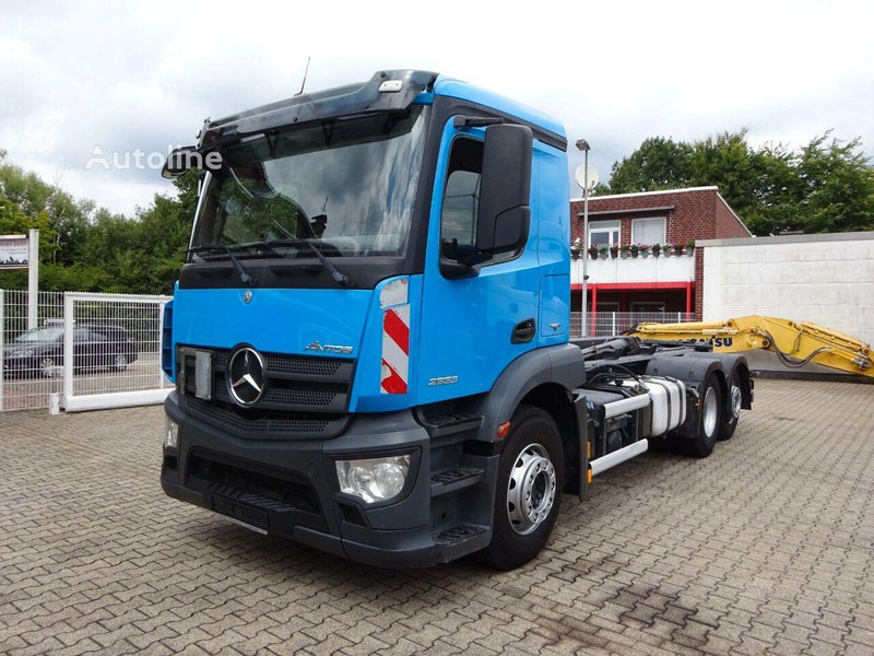 Mercedes-Benz Antos 2533 - Hook lift truck 6x2 - Multibasculante camión: foto 1 Mercedes-Benz Antos 2533 - Hook lift truck 6x2 - Multibasculante camión: foto 1