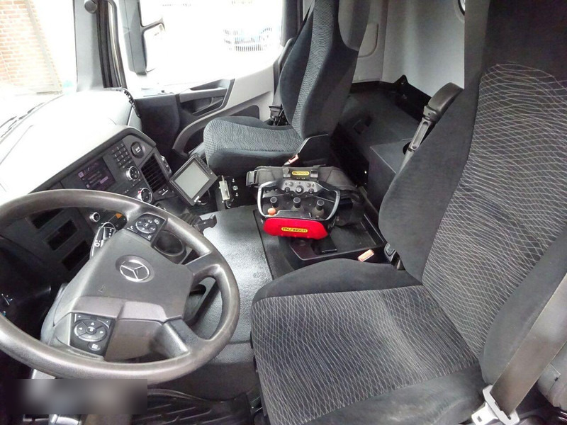 Leasing financiero de Mercedes-Benz Antos 2543 - Flatbed+crane 6x2 leasing Mercedes-Benz Antos 2543 - Flatbed+crane 6x2: foto 18