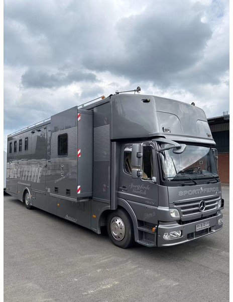 Mercedes-Benz Atego 1529 - Horse transporter - Camión para caballos: foto 2 Mercedes-Benz Atego 1529 - Horse transporter - Camión para caballos: foto 2
