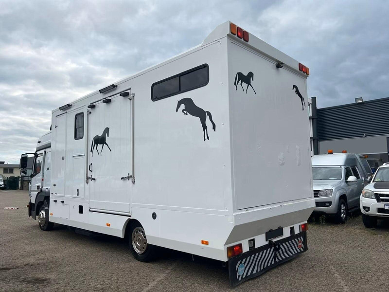 Mercedes-Benz Atego 823 - Horse transporter - Camión para caballos: foto 4 Mercedes-Benz Atego 823 - Horse transporter - Camión para caballos: foto 4