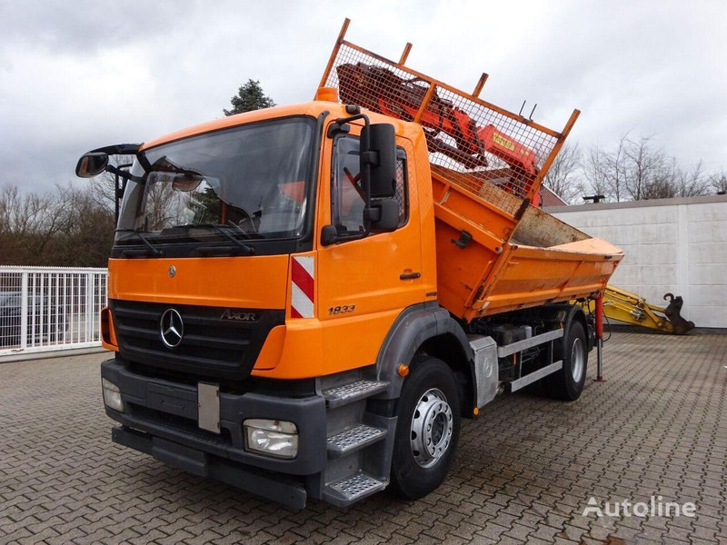 Mercedes-Benz Axor 1833 - 2 way tipper+crane - Volquete camión, Camión grúa: foto 2 Mercedes-Benz Axor 1833 - 2 way tipper+crane - Volquete camión, Camión grúa: foto 2