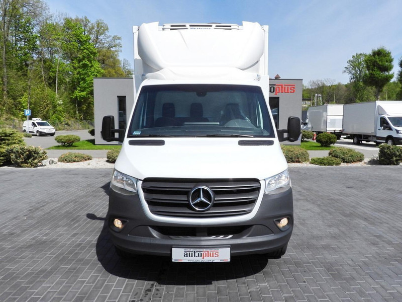 Mercedes-Benz SPRINTER 316 CHŁODNIA KONTENER 0*C WINDA 8 PALET TEMPOMAT PNEUMA - Frigorífico camión: foto 5 Mercedes-Benz SPRINTER 316 CHŁODNIA KONTENER 0*C WINDA 8 PALET TEMPOMAT PNEUMA - Frigorífico camión: foto 5