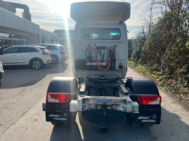 Mercedes-Benz SPRINTER 519 - Cabeza tractora BE: foto 4 Mercedes-Benz SPRINTER 519 - Cabeza tractora BE: foto 4