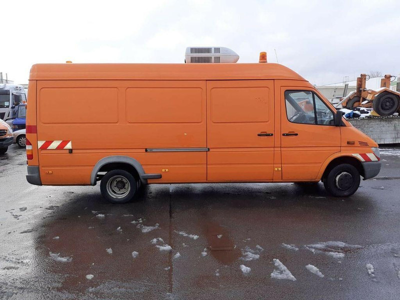Mercedes-Benz Sprinter 413 - Limpieza de alcantarillado: foto 4 Mercedes-Benz Sprinter 413 - Limpieza de alcantarillado: foto 4