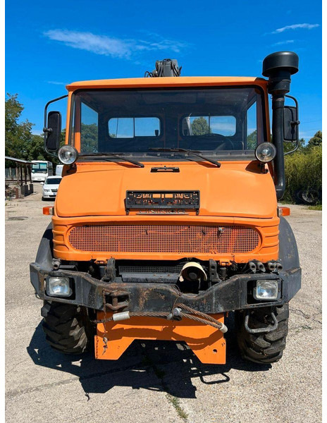 Mercedes-Benz UNIMOG - Volquete camión, Camión grúa: foto 2 Mercedes-Benz UNIMOG - Volquete camión, Camión grúa: foto 2