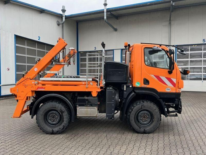 Mercedes-Benz Unimog U 20 4x4 Skip loader - Portacontenedor de cadenas camión: foto 5 Mercedes-Benz Unimog U 20 4x4 Skip loader - Portacontenedor de cadenas camión: foto 5