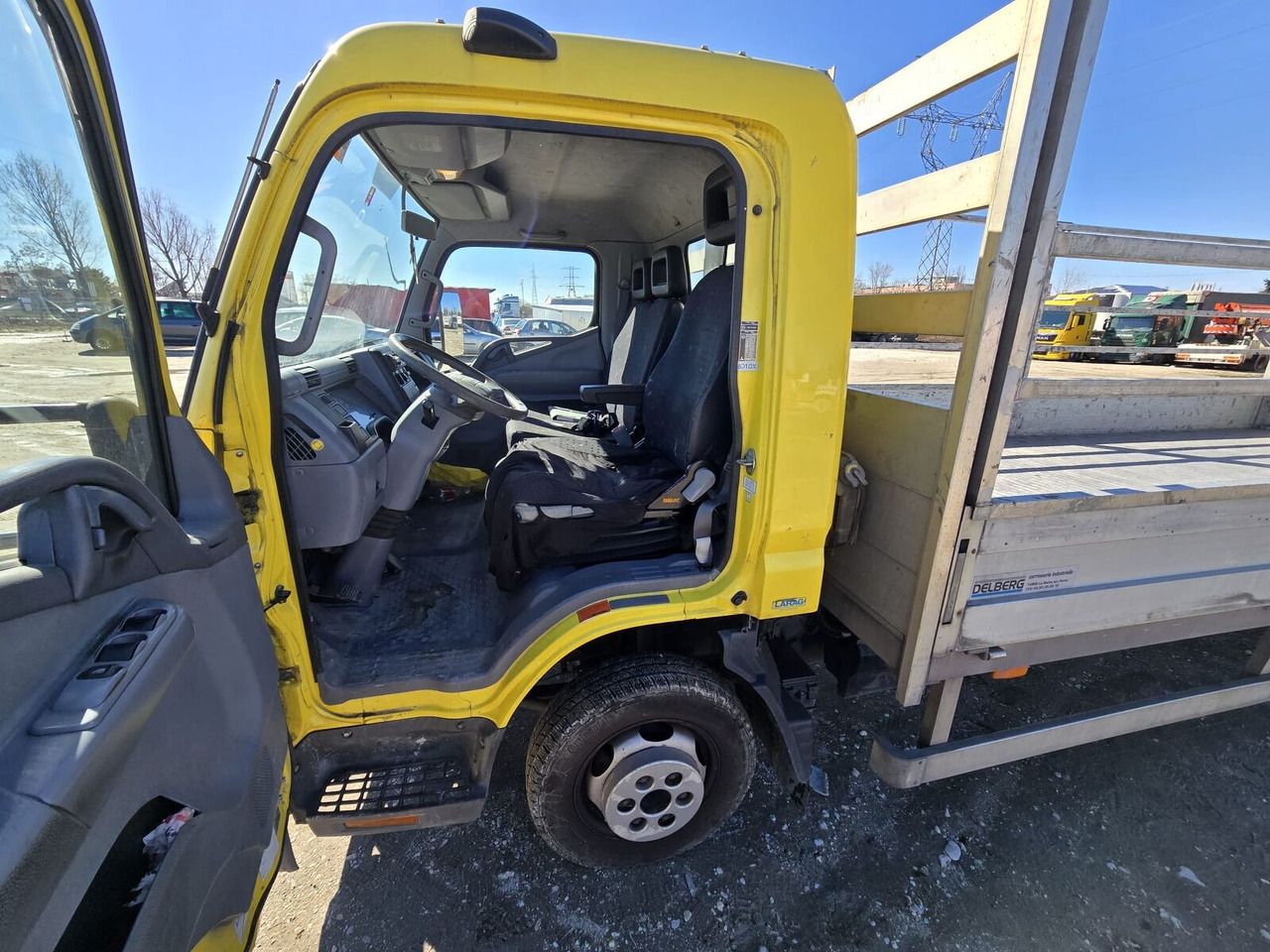 Mitsubishi Canter 3,0 d - Pritsche - Caja abierta furgoneta: foto 5 Mitsubishi Canter 3,0 d - Pritsche - Caja abierta furgoneta: foto 5