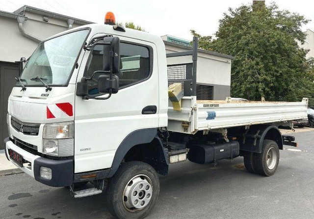 Mitsubishi Fuso 4x4 3 way tipper - Volquete camión: foto 1 Mitsubishi Fuso 4x4 3 way tipper - Volquete camión: foto 1