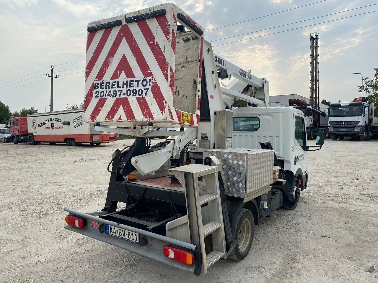 Nissan Cabstar 35.14 - ISOLI MPT 140 - 14m/ - Camión con plataforma elevadora: foto 4 Nissan Cabstar 35.14 - ISOLI MPT 140 - 14m/ - Camión con plataforma elevadora: foto 4