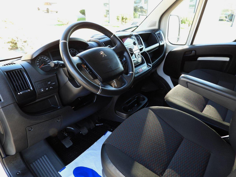 Peugeot BOXER PLANDEKA - Furgoneta con caja de lona: foto 2 Peugeot BOXER PLANDEKA - Furgoneta con caja de lona: foto 2