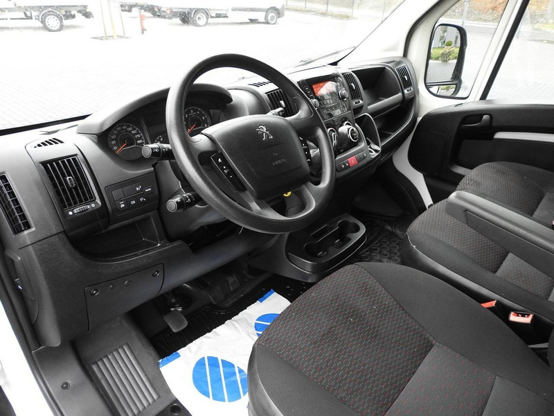 Peugeot BOXER SKRZYNIA PODWÓJNA KABINA DOKA 7 MIEJSC TEMPOMAT KLIMATYZAC - Caja abierta furgoneta, Furgoneta combi: foto 2 Peugeot BOXER SKRZYNIA PODWÓJNA KABINA DOKA 7 MIEJSC TEMPOMAT KLIMATYZAC - Caja abierta furgoneta, Furgoneta combi: foto 2