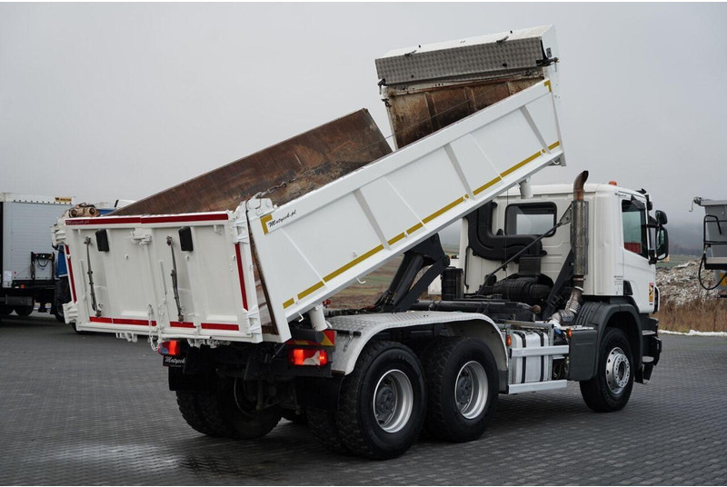 Scania P 410 / 6x4 / WYWROTKA DWU-STRONNA / HYDROBURTA / BOARDMATIC / - Volquete camión: foto 5 Scania P 410 / 6x4 / WYWROTKA DWU-STRONNA / HYDROBURTA / BOARDMATIC / - Volquete camión: foto 5