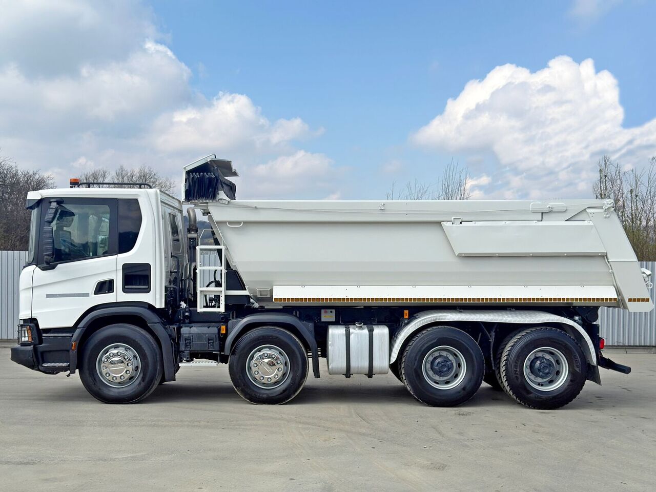 Scania P 410 XT * Kipper * 8x4 * TOPZUSTAND ! - Volquete camión: foto 5 Scania P 410 XT * Kipper * 8x4 * TOPZUSTAND ! - Volquete camión: foto 5