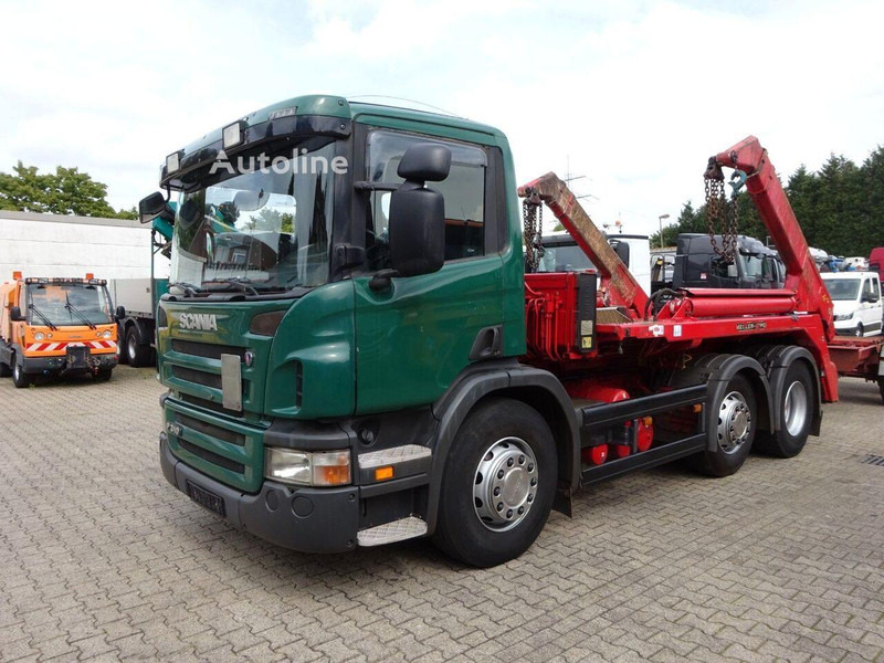 Scania P310 - Skip loader truck - Portacontenedor de cadenas camión: foto 2 Scania P310 - Skip loader truck - Portacontenedor de cadenas camión: foto 2