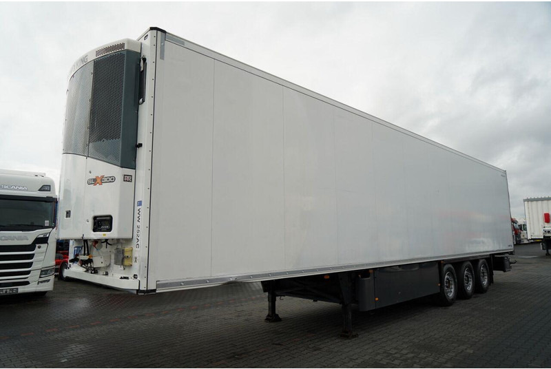 Schmitz Cargobull CHŁODNIA / THERMO KING SLX 300 / HAKÓWKA / HAKOWA / OŚ PODNOSZON - Frigorífico semirremolque: foto 3 Schmitz Cargobull CHŁODNIA / THERMO KING SLX 300 / HAKÓWKA / HAKOWA / OŚ PODNOSZON - Frigorífico semirremolque: foto 3