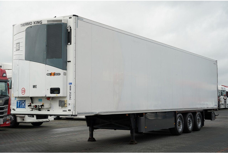 Schmitz Cargobull CHŁODNIA / THERMO KING SLX 300 / HAKÓWKA / HAKOWA / OŚ PODNOSZON - Frigorífico semirremolque: foto 2 Schmitz Cargobull CHŁODNIA / THERMO KING SLX 300 / HAKÓWKA / HAKOWA / OŚ PODNOSZON - Frigorífico semirremolque: foto 2