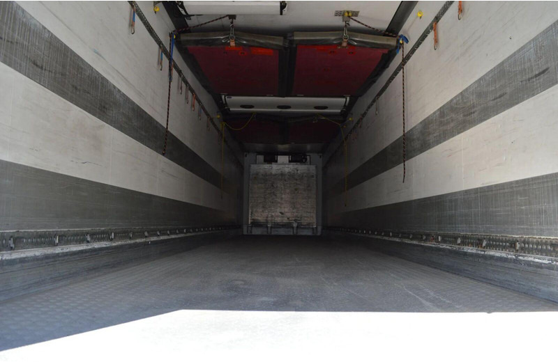 Schmitz Cargobull SKO 24REFRIGERATOR + LIFT ROLLER SHUTTER CARRIER VECTOR 1850Mtº - Frigorífico semirremolque: foto 3 Schmitz Cargobull SKO 24REFRIGERATOR + LIFT ROLLER SHUTTER CARRIER VECTOR 1850Mtº - Frigorífico semirremolque: foto 3