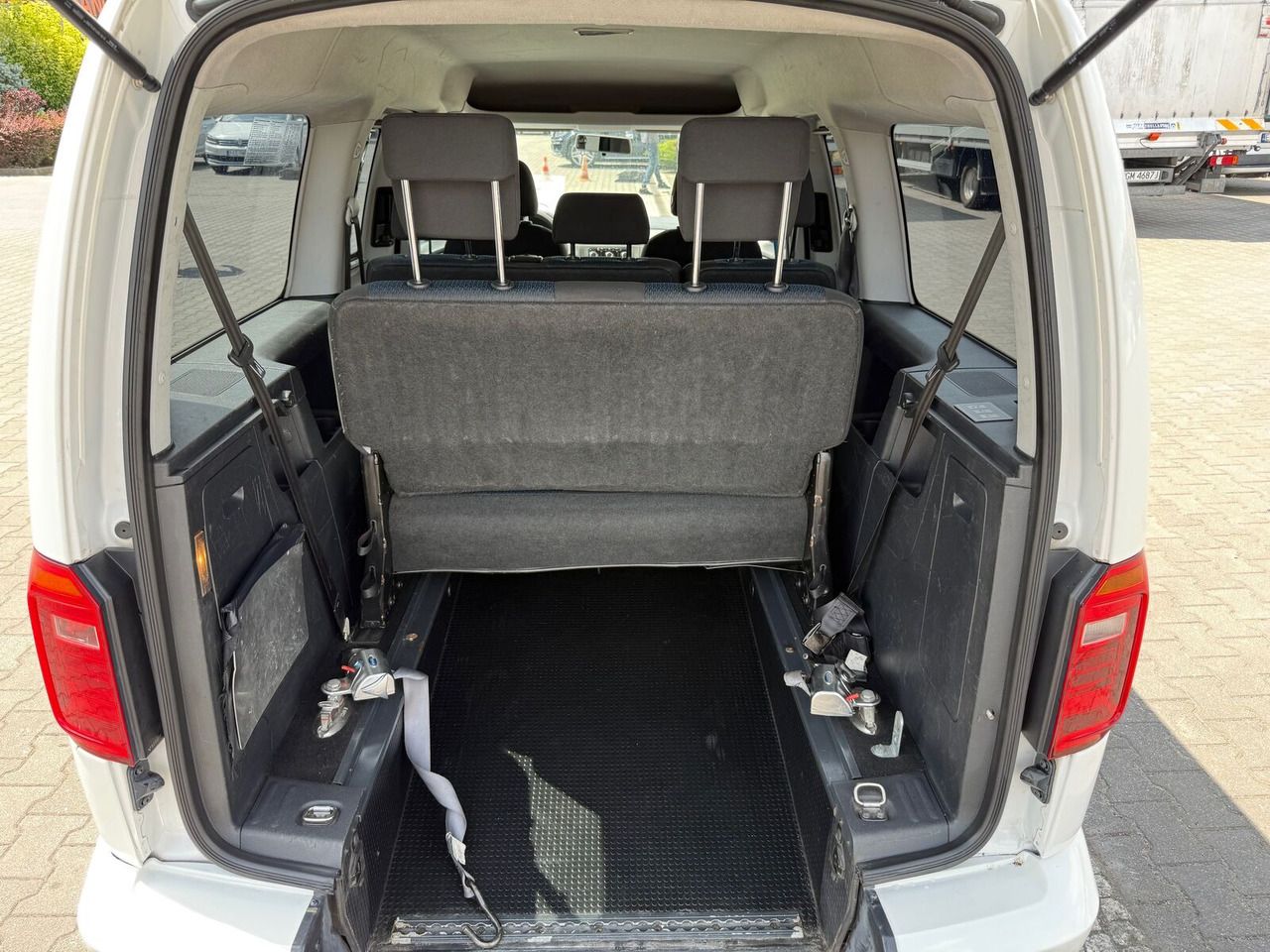 Volkswagen Caddy 2.0 TDI (7-Si.) DSG Maxi Family - Furgoneta de pasajeros: foto 3 Volkswagen Caddy 2.0 TDI (7-Si.) DSG Maxi Family - Furgoneta de pasajeros: foto 3