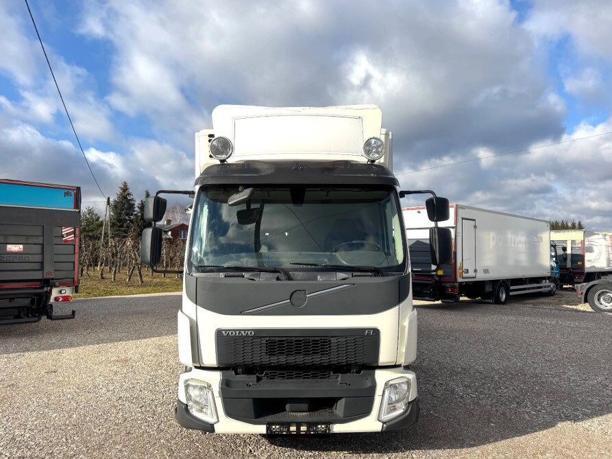 Volvo FL 240 refrigerated truck+Tail lift - Frigorífico camión: foto 2 Volvo FL 240 refrigerated truck+Tail lift - Frigorífico camión: foto 2
