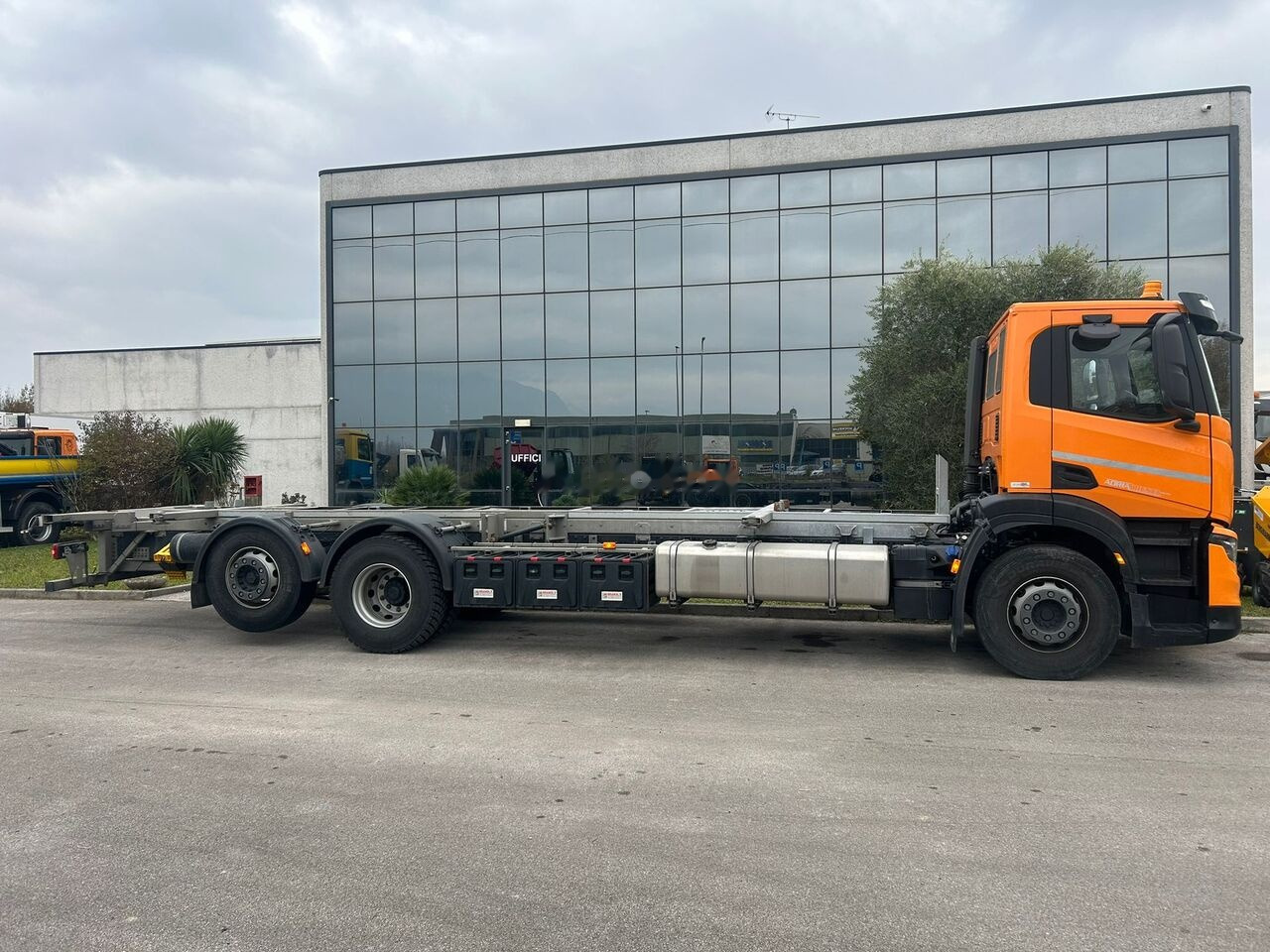 IVECO 400 - Chasis camión: foto 4 IVECO 400 - Chasis camión: foto 4