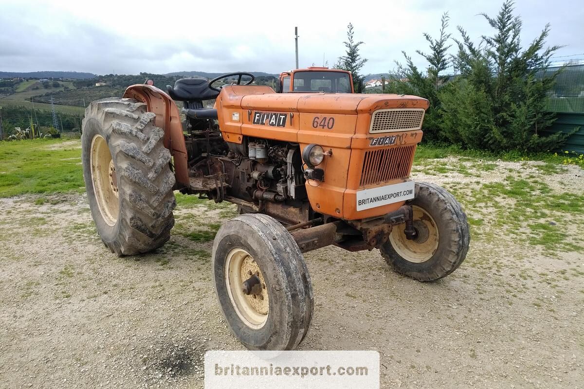 FIAT 640 | 4 cylinder 3.5 Diesel | 4x2 | Farm Tractor - Tractor: foto 2 FIAT 640 | 4 cylinder 3.5 Diesel | 4x2 | Farm Tractor - Tractor: foto 2