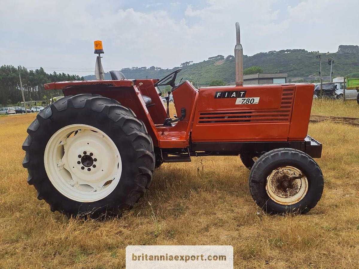 FIAT 780 Farm Tractor – 2WD | Power Steering | Diesel | Export Ready - Tractor: foto 3 FIAT 780 Farm Tractor – 2WD | Power Steering | Diesel | Export Ready - Tractor: foto 3
