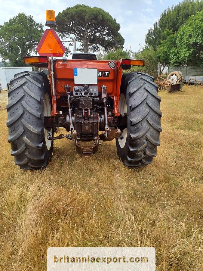 FIAT 780 Farm Tractor – 2WD | Power Steering | Diesel | Export Ready - Tractor: foto 4 FIAT 780 Farm Tractor – 2WD | Power Steering | Diesel | Export Ready - Tractor: foto 4