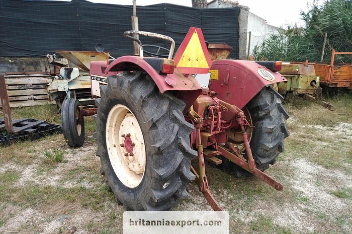 INTERNATIONAL 433 SA Farm Tractor | 2.5L Diesel | 4x2 | Brand New Tyres - Tractor: foto 5 INTERNATIONAL 433 SA Farm Tractor | 2.5L Diesel | 4x2 | Brand New Tyres - Tractor: foto 5