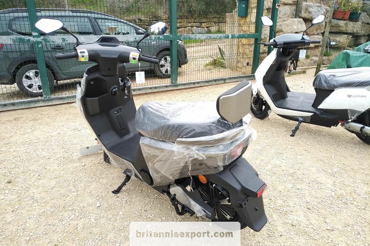LUYUAN S90 Pro Max – 80 km/h Electric Scooter (125cc Class | NOT 45 km/h) - Motocicleta: foto 5 LUYUAN S90 Pro Max – 80 km/h Electric Scooter (125cc Class | NOT 45 km/h) - Motocicleta: foto 5
