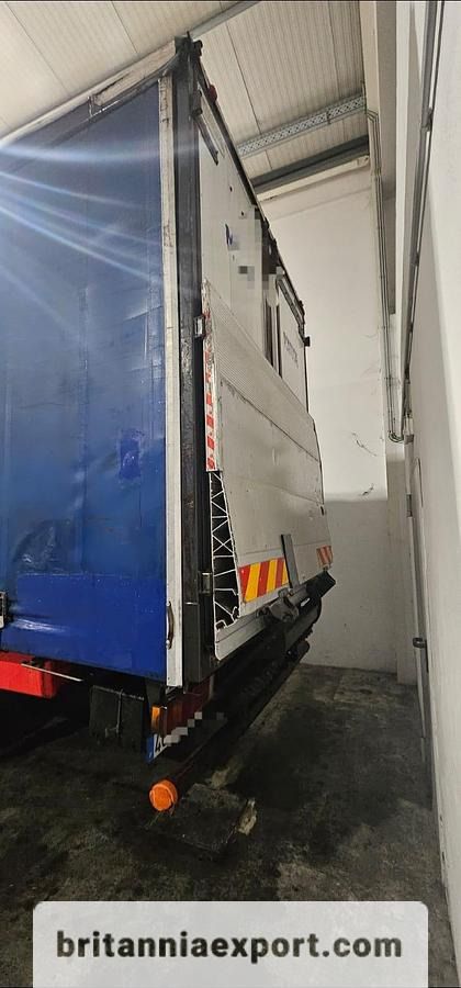 MAN TGA 26.360 | Euro 3 | Manual | 6x2 8 Tyres | 26 Ton - Camión lona: foto 4 MAN TGA 26.360 | Euro 3 | Manual | 6x2 8 Tyres | 26 Ton - Camión lona: foto 4
