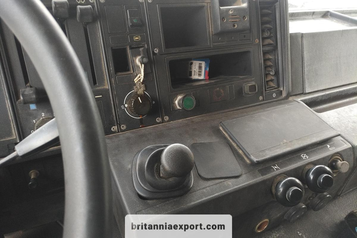 Camión lona SCANIA P 92H | 6x2 10 tyres | On springs | 26 ton: foto 26