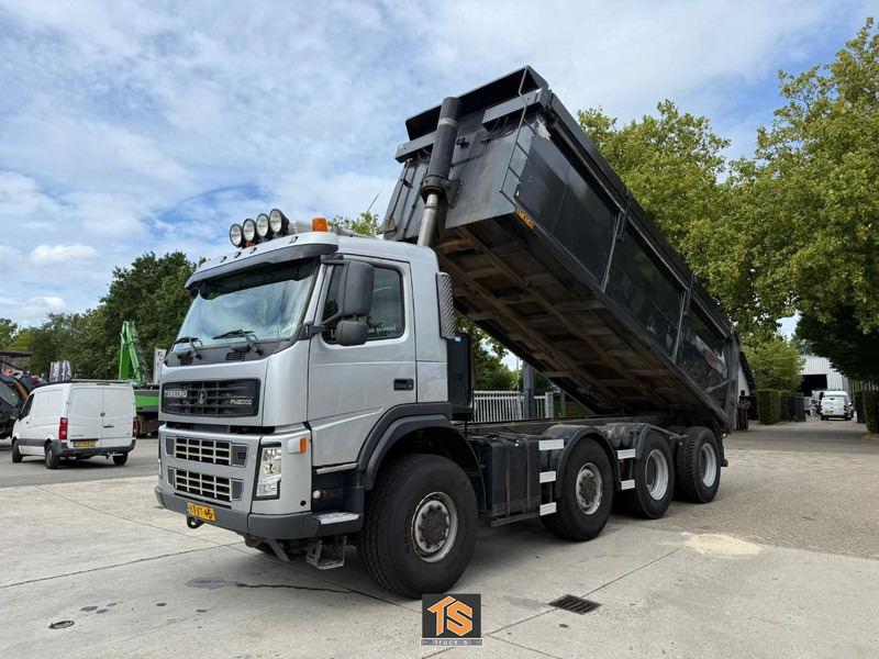 Terberg FM2000-T 8X8 - EURO 5 - AUTOMATIC - KIPPER/TIPPER - NL TRUCK - ISOLATED HARDOX - TOP! - Volquete camión: foto 1 Terberg FM2000-T 8X8 - EURO 5 - AUTOMATIC - KIPPER/TIPPER - NL TRUCK - ISOLATED HARDOX - TOP! - Volquete camión: foto 1