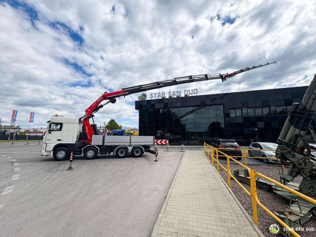 DAF XF 105.510 8x4 FASSI F800 XP Crane Fifth wheel - Cabeza tractora: foto 3 DAF XF 105.510 8x4 FASSI F800 XP Crane Fifth wheel - Cabeza tractora: foto 3