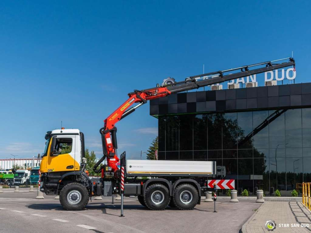Mercedes-Benz AROCS 3345 6x6 PALFINGER PK 33002 Euro 6 Crane - Cabeza tractora: foto 2 Mercedes-Benz AROCS 3345 6x6 PALFINGER PK 33002 Euro 6 Crane - Cabeza tractora: foto 2