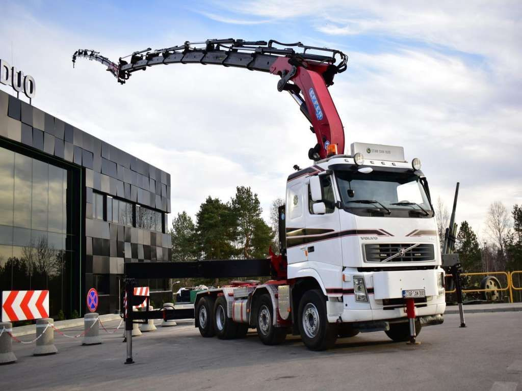 Volvo FH 520 8x2 EFFER 850 Fly Jib Winch 5th - Cabeza tractora: foto 3 Volvo FH 520 8x2 EFFER 850 Fly Jib Winch 5th - Cabeza tractora: foto 3
