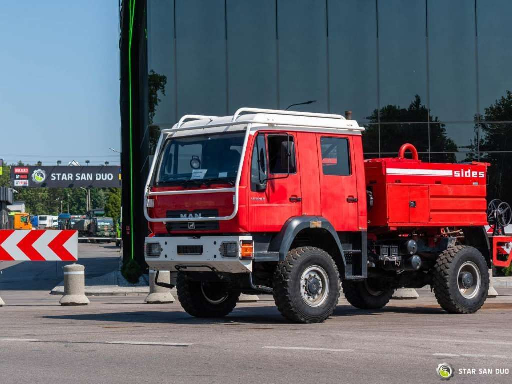MAN LE220B 4x4 E Fire Truck Feuerwehr - Camión: foto 5 MAN LE220B 4x4 E Fire Truck Feuerwehr - Camión: foto 5