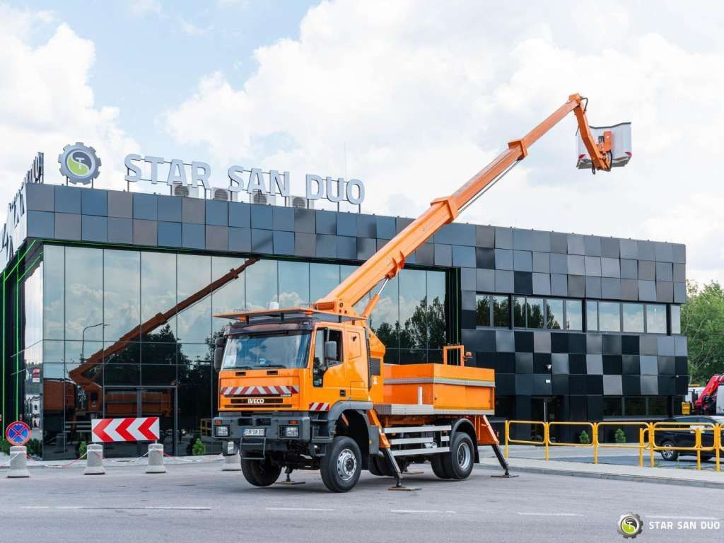 Camión con plataforma elevadora Iveco  CURSOR 240 4x4 RUTHMANN T225 22,5 Meters Lift: foto 26