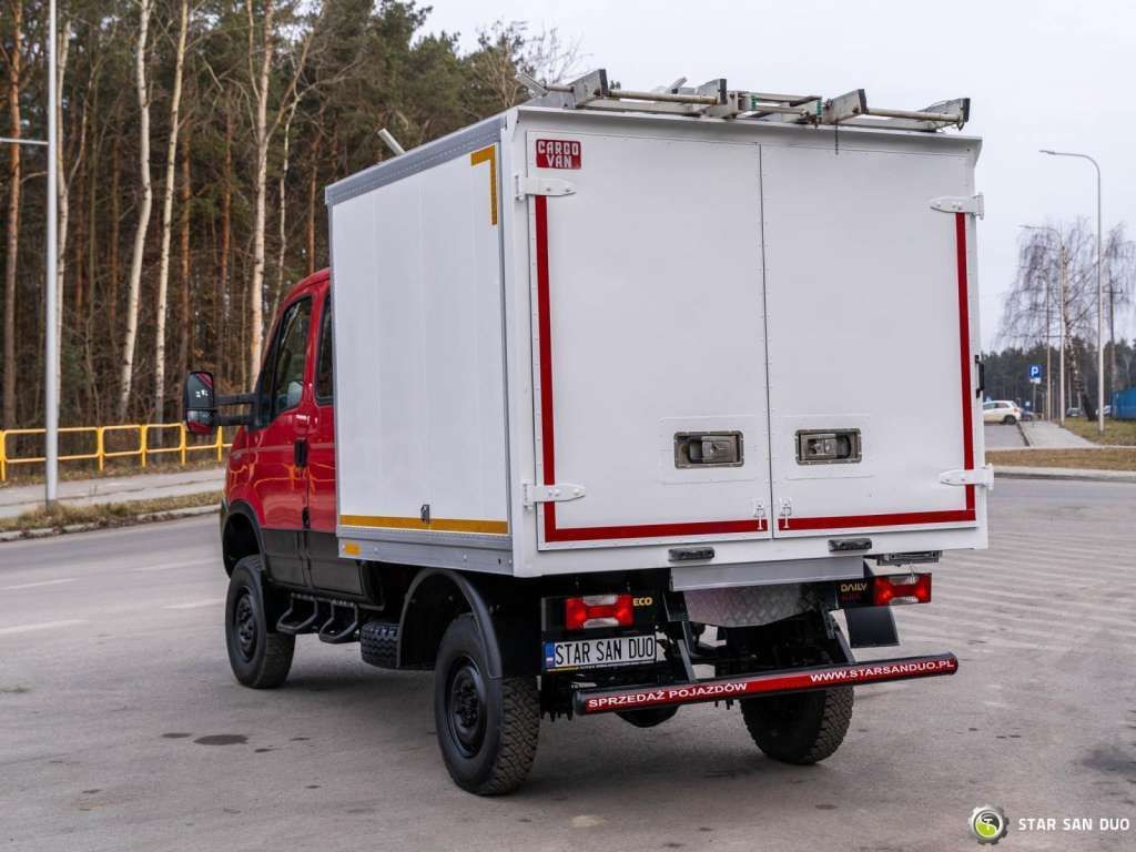 Chasis camión Iveco  DAILY 4X4 OFFROAD CAMPER BOX DOKA Iveco  DAILY 4X4 OFFROAD CAMPER BOX DOKA: foto 7