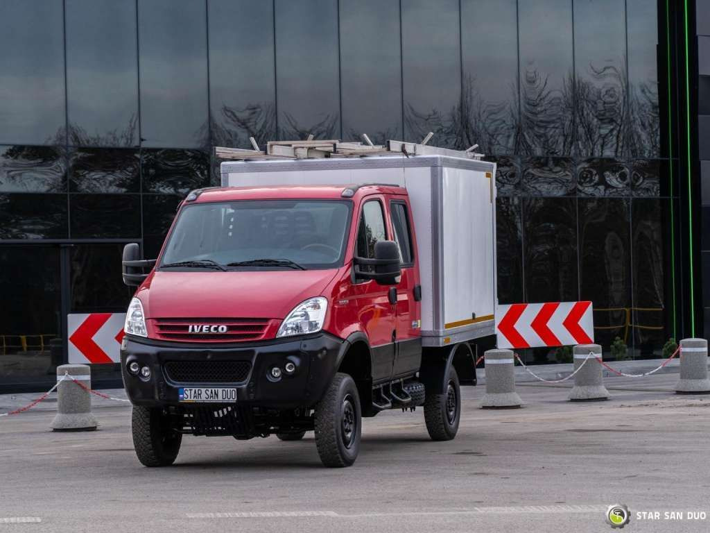 Iveco DAILY 4X4 OFFROAD CAMPER BOX DOKA Iveco DAILY 4X4 OFFROAD CAMPER BOX DOKA - Chasis camión: foto 2 Iveco DAILY 4X4 OFFROAD CAMPER BOX DOKA Iveco DAILY 4X4 OFFROAD CAMPER BOX DOKA - Chasis camión: foto 2