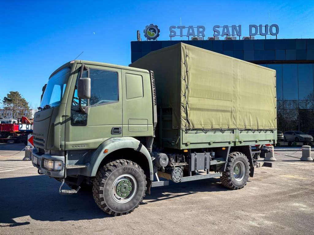 Iveco EUROCARGO 4x4 Offroad Camper Winde - Camión lona: foto 3 Iveco EUROCARGO 4x4 Offroad Camper Winde - Camión lona: foto 3