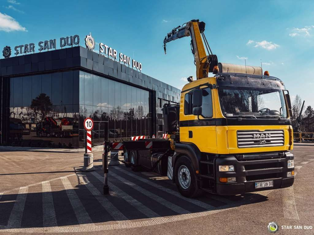 MAN TGA 18.440 6x2 FASSI F 210 A.24 Crane Rotator - Camión grúa: foto 2 MAN TGA 18.440 6x2 FASSI F 210 A.24 Crane Rotator - Camión grúa: foto 2
