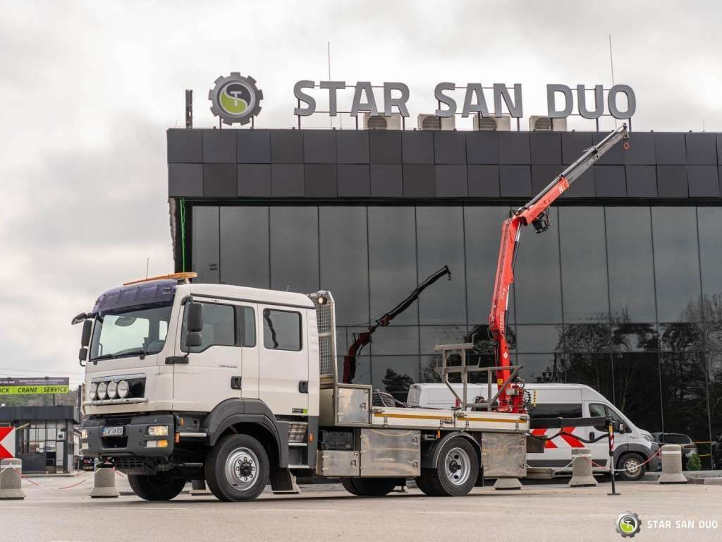 MAN TGM 13.290 4x4 FASSI F40B22 Crane Camper DOKA - Camión grúa: foto 4 MAN TGM 13.290 4x4 FASSI F40B22 Crane Camper DOKA - Camión grúa: foto 4