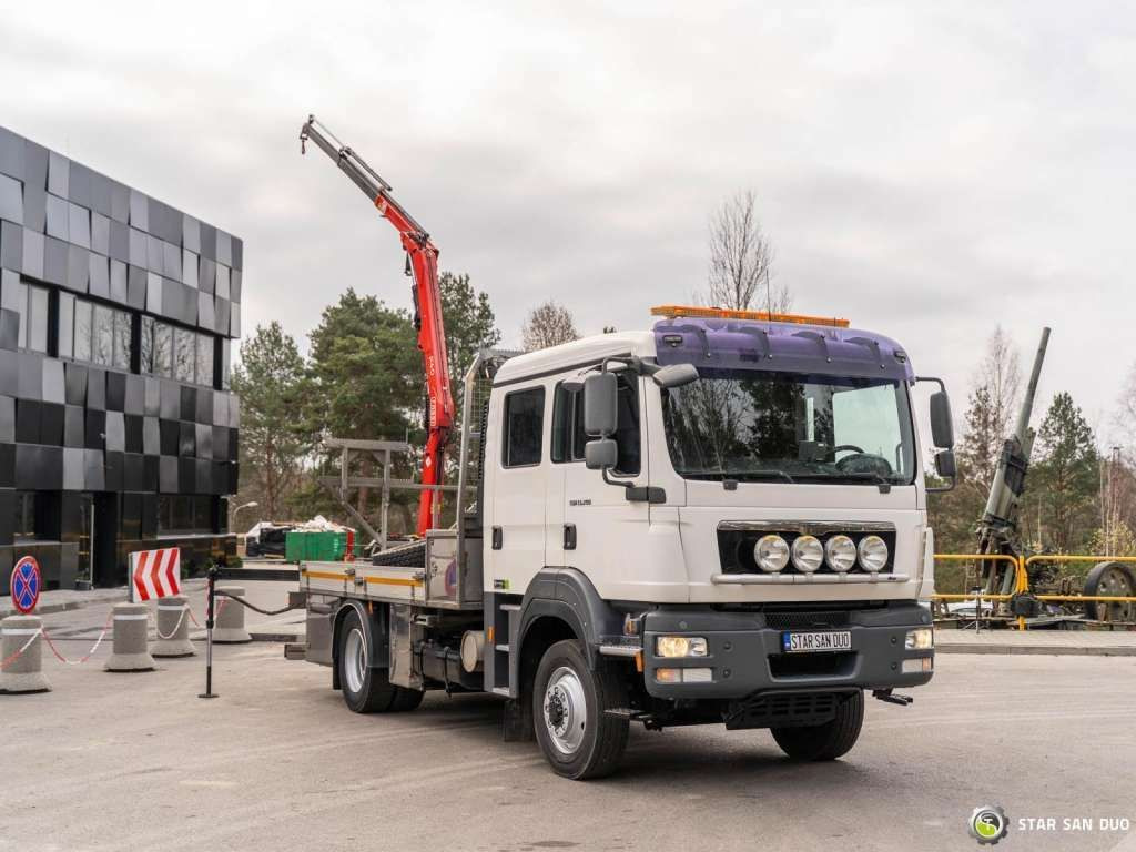 MAN TGM 13.290 4x4 FASSI F40B22 Crane Camper DOKA - Camión grúa: foto 5 MAN TGM 13.290 4x4 FASSI F40B22 Crane Camper DOKA - Camión grúa: foto 5