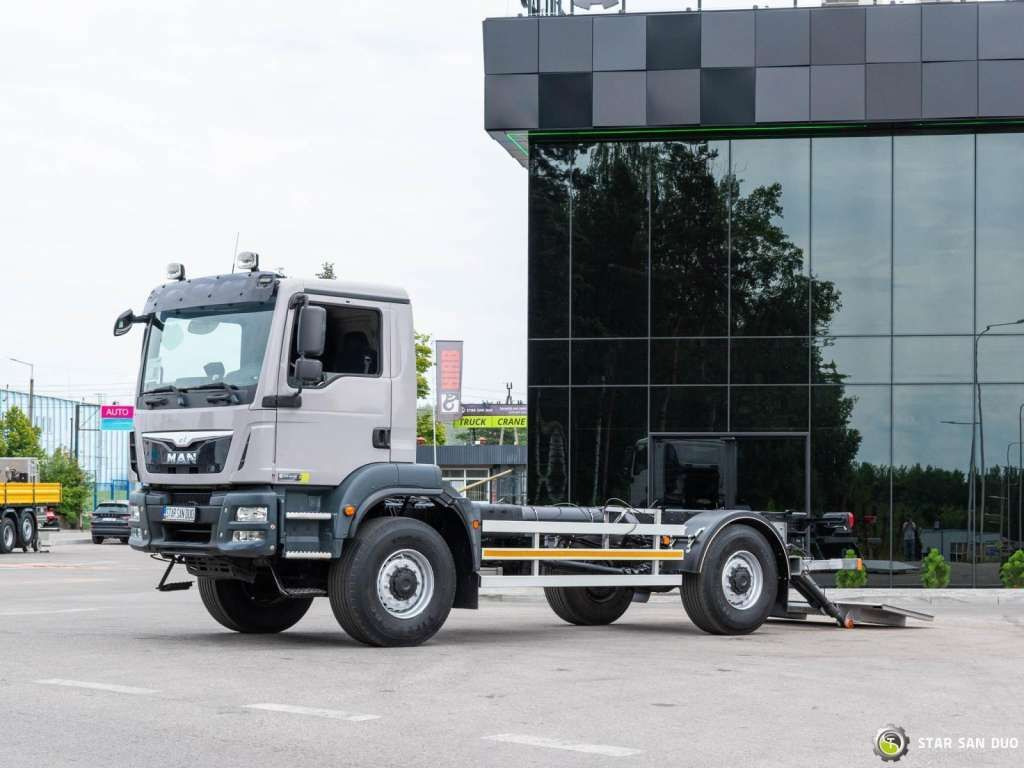 MAN TGM 18.290 4x4 Chassis Camper Single Wheels - Chasis camión: foto 4 MAN TGM 18.290 4x4 Chassis Camper Single Wheels - Chasis camión: foto 4
