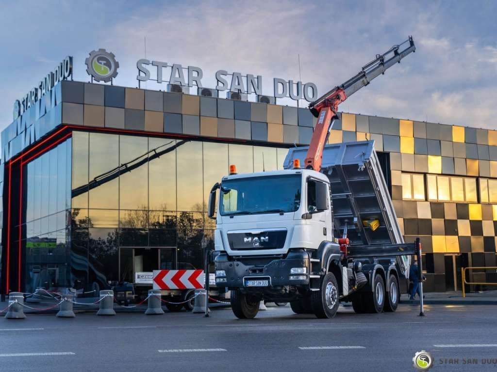 MAN TGS 26.360 6x6 PALFINGER PK 18001 EH Crane Kipe - Volquete camión: foto 1 MAN TGS 26.360 6x6 PALFINGER PK 18001 EH Crane Kipe - Volquete camión: foto 1