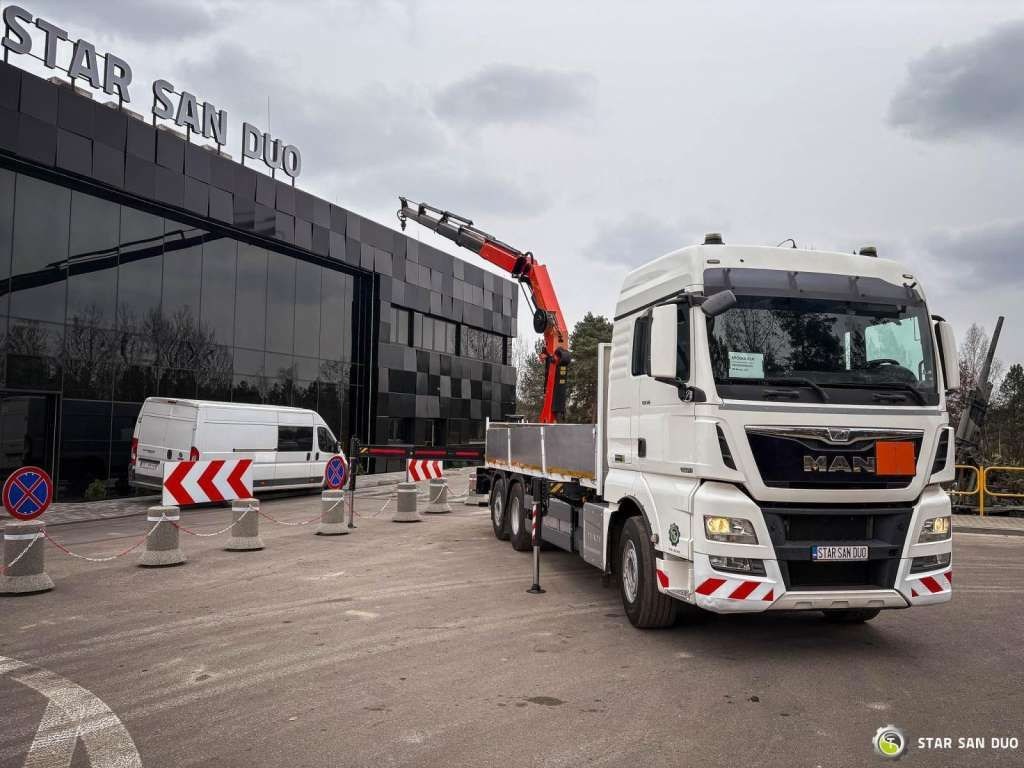 MAN TGX 26.480 6x2 PALFINGER PK 33002 EH Crane Winc - Camión grúa: foto 2 MAN TGX 26.480 6x2 PALFINGER PK 33002 EH Crane Winc - Camión grúa: foto 2
